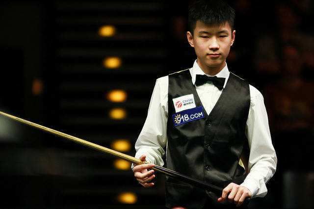 格伦·克洛斯、莎拉·保罗森、泰亚娜·泰勒、金·卡戴珊、妮... 法鲨归来！